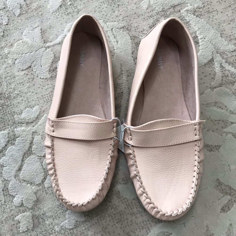 NWT blush loafer